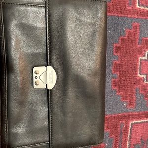 TUMI BLACK LEATHER MAN’s CLUTCH